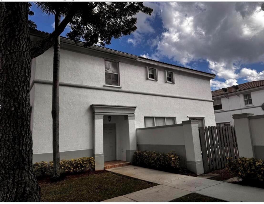 15746 SW 41st Street, Miramar FL 33027 photo 2