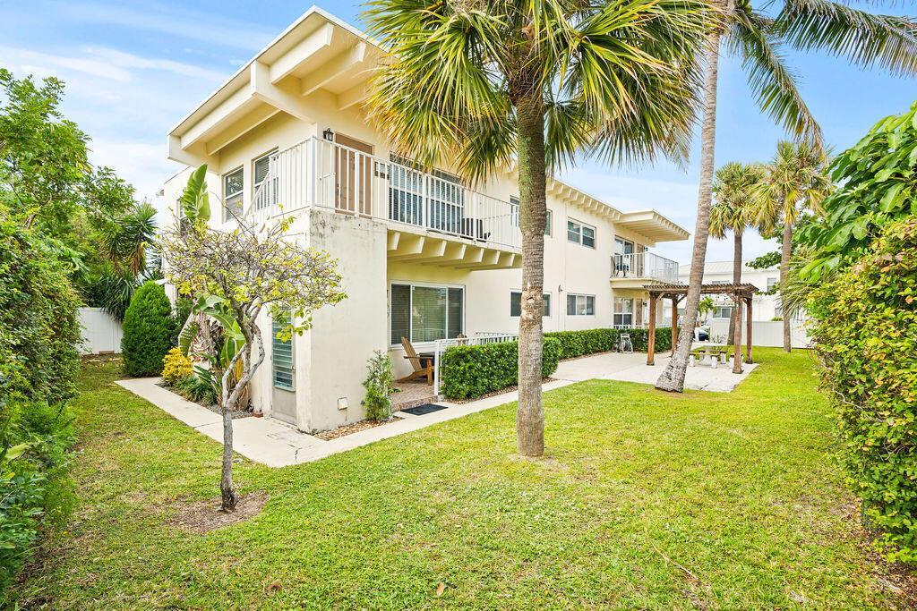 114 Cascade Lane # 4, Palm Beach Shores FL 33404