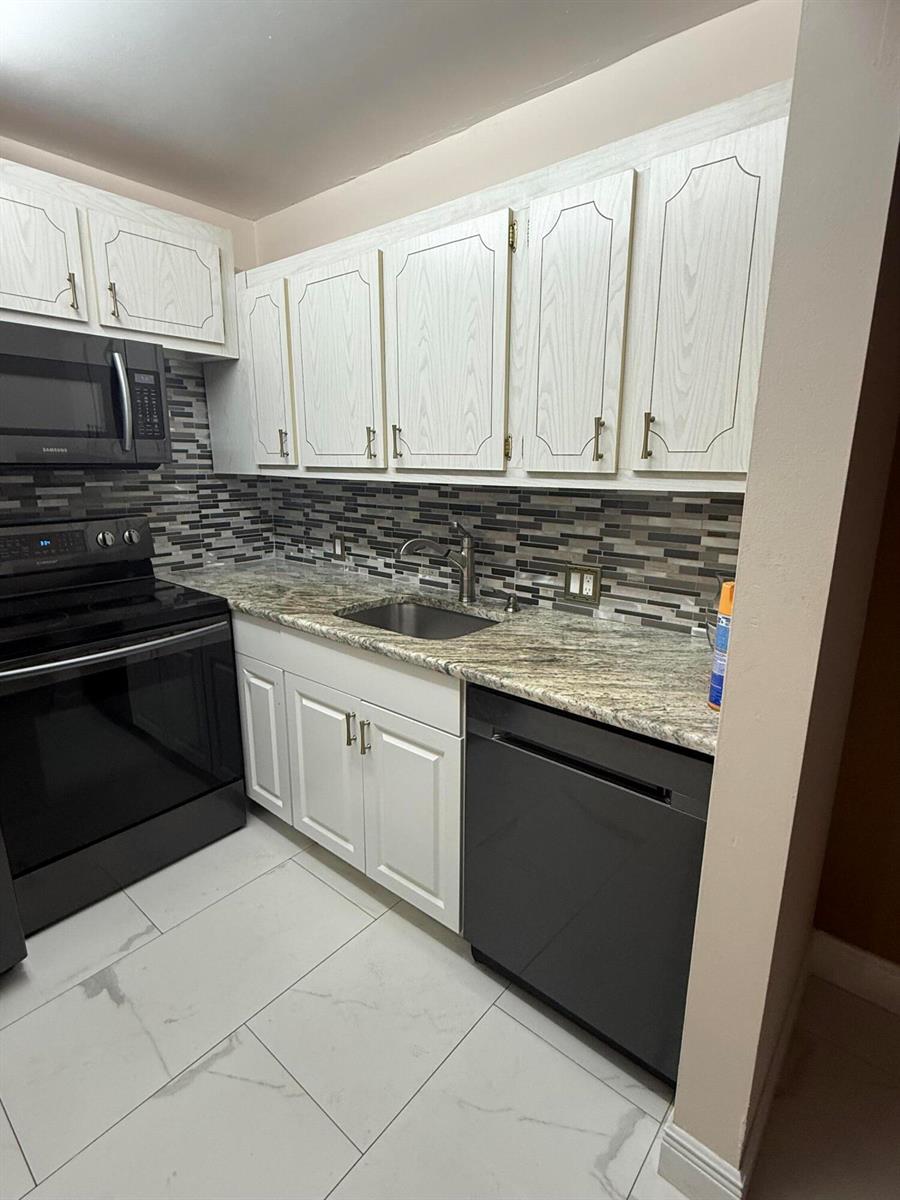 314 Dorset H, Boca Raton FL 33434 photo 5