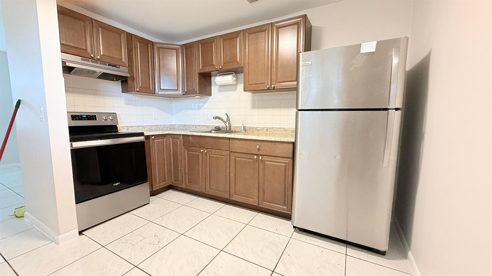 501 W Kalmia Drive # 4, West Palm Beach FL 33403 photo 2