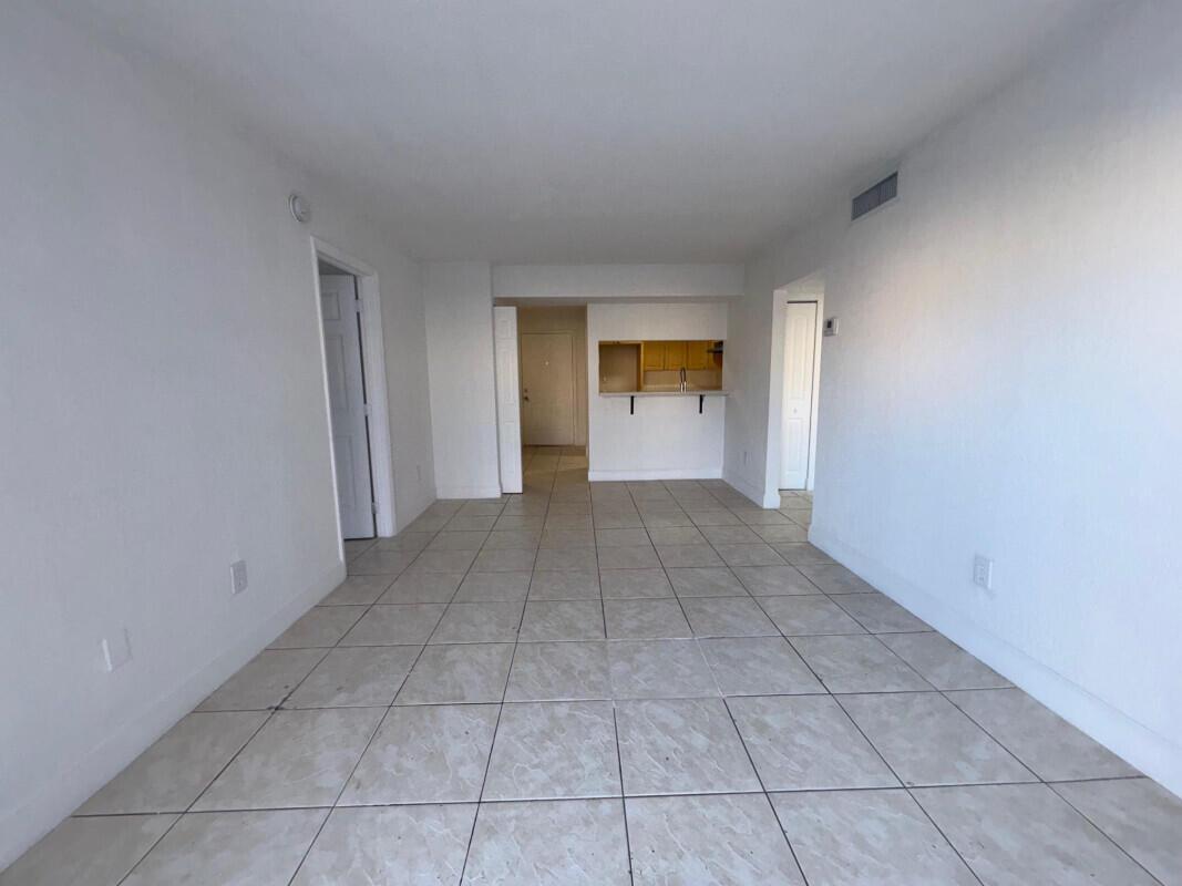1095 W 77th Street # 202, Hialeah FL 33014 photo 2