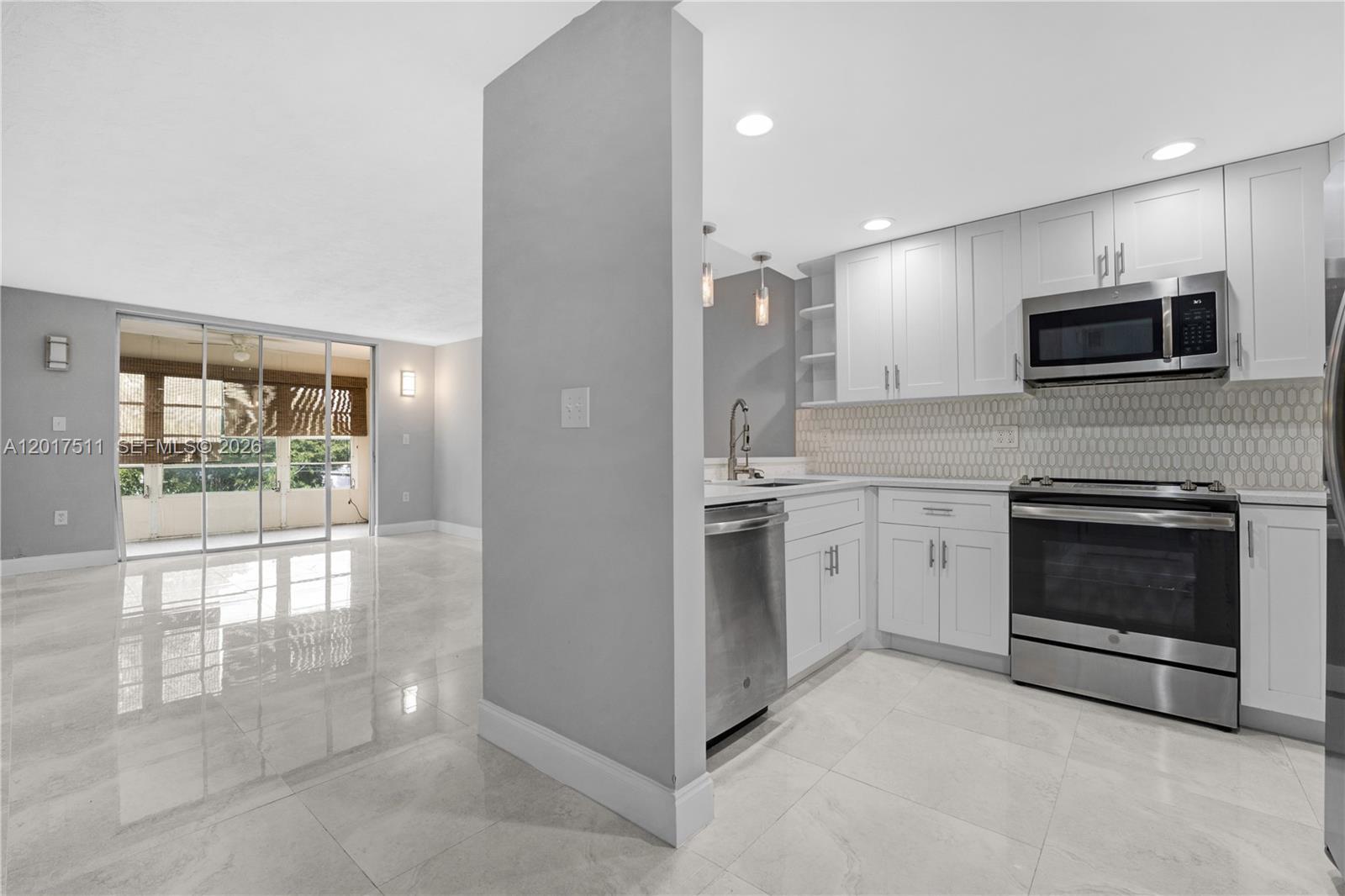 7100 NW 17th St # 305, Plantation FL 33313 photo 2