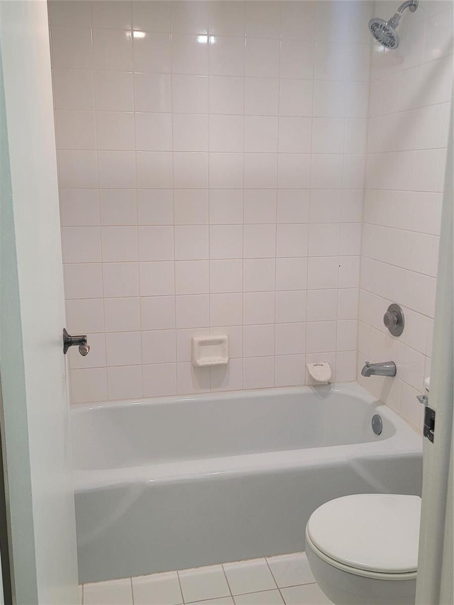 3650 Inverrary Drive # 1u, Lauderhill FL 33319 photo 4