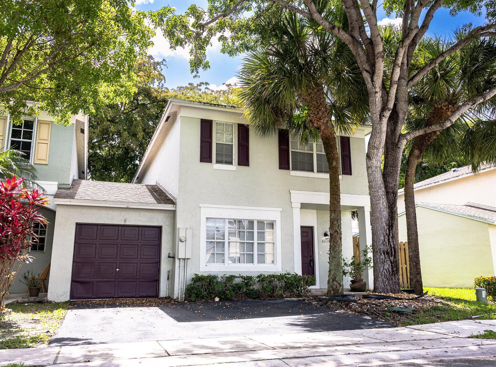 5920 S Golden Beauty Lane, Tamarac FL 33321