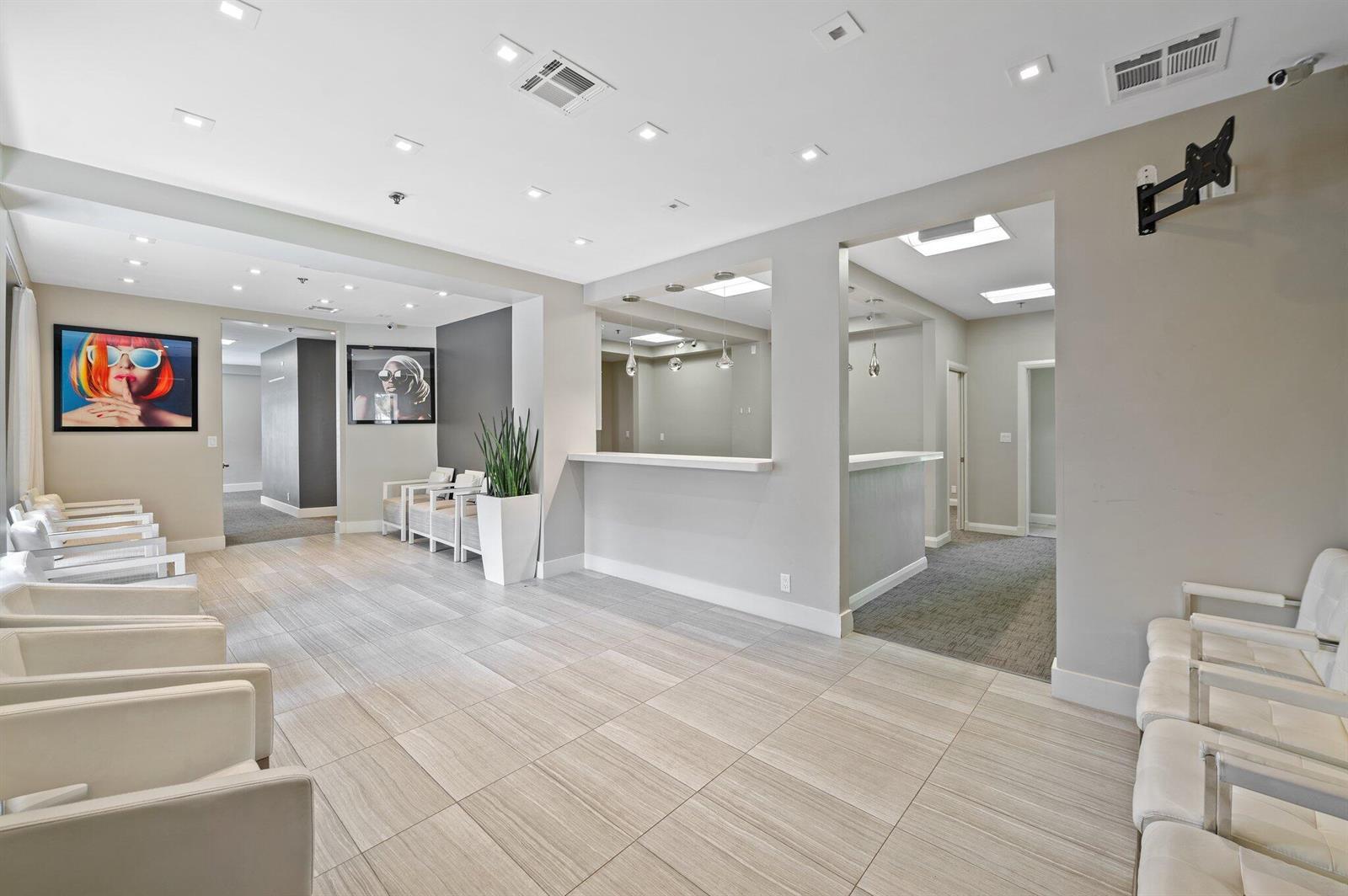 1501 Presidential Way # 11, West Palm Beach FL 33401