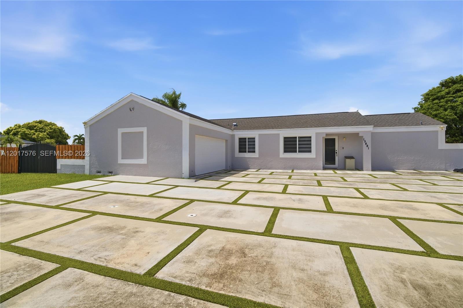 15481 SW 155th Ter, Miami FL 33187 photo 2
