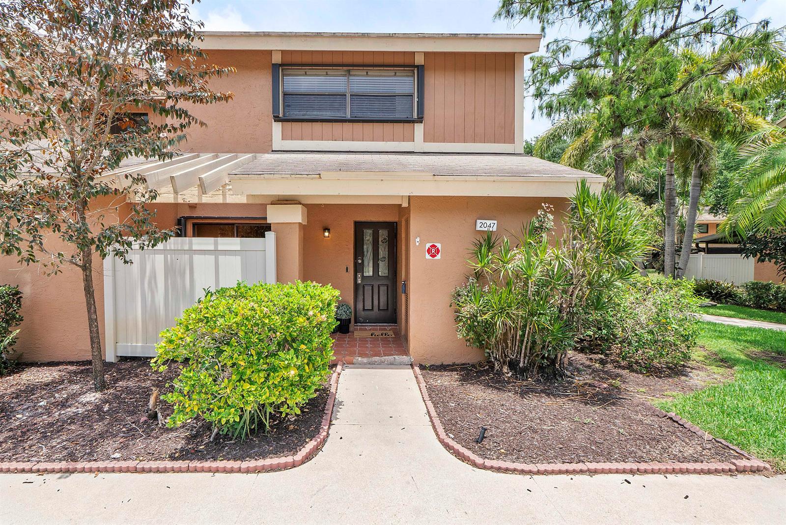 2047 NW 45th Avenue # 2047, Coconut Creek FL 33066 photo 2