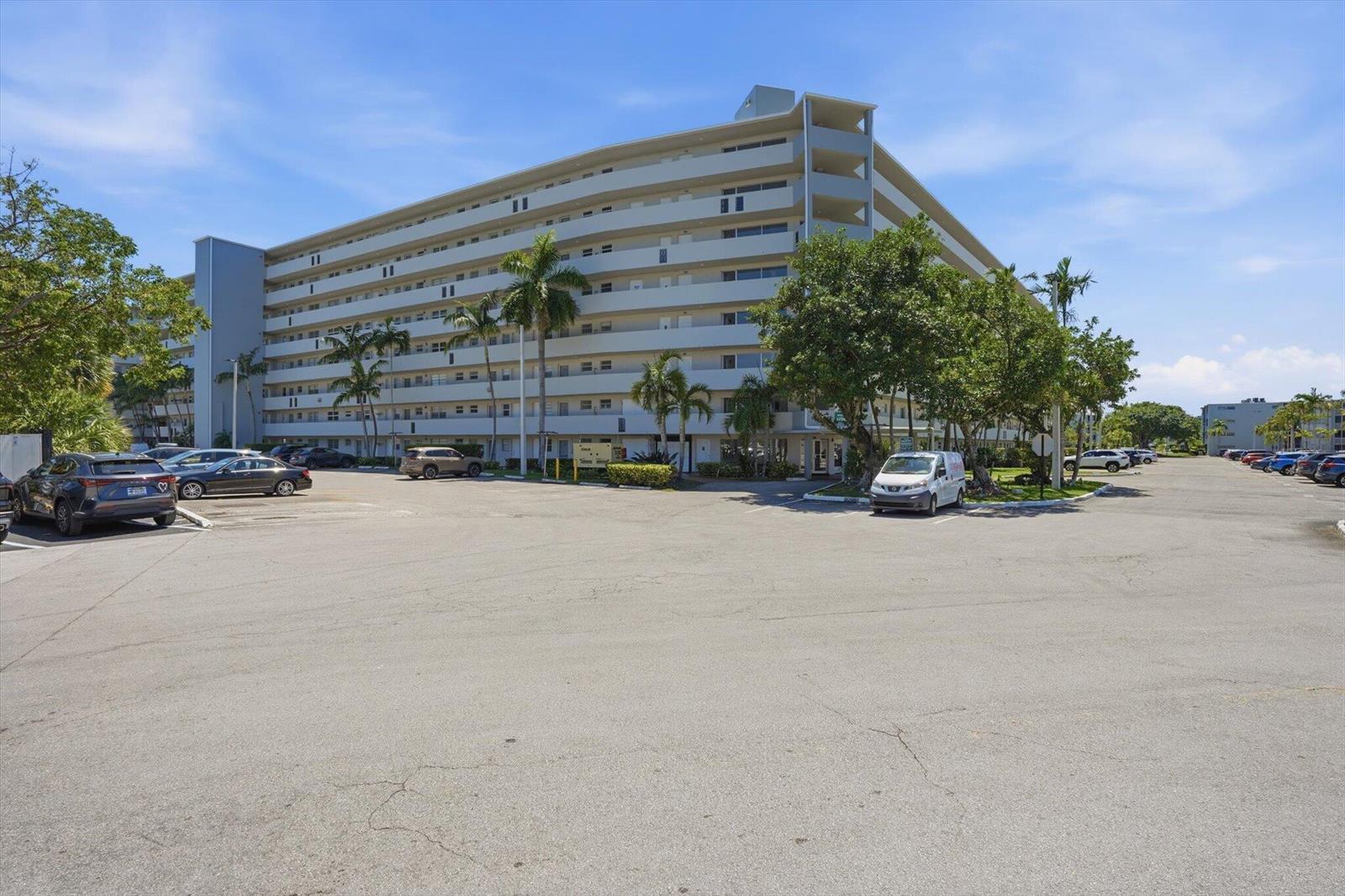 1750 NE 191st Street # 811, North Miami Beach FL 33179
