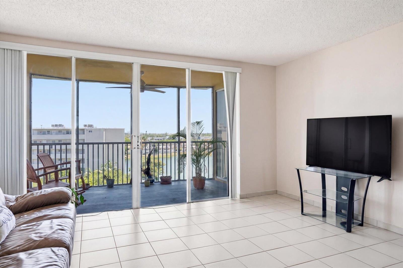 1750 NE 191st Street # 811, North Miami Beach FL 33179 photo 5