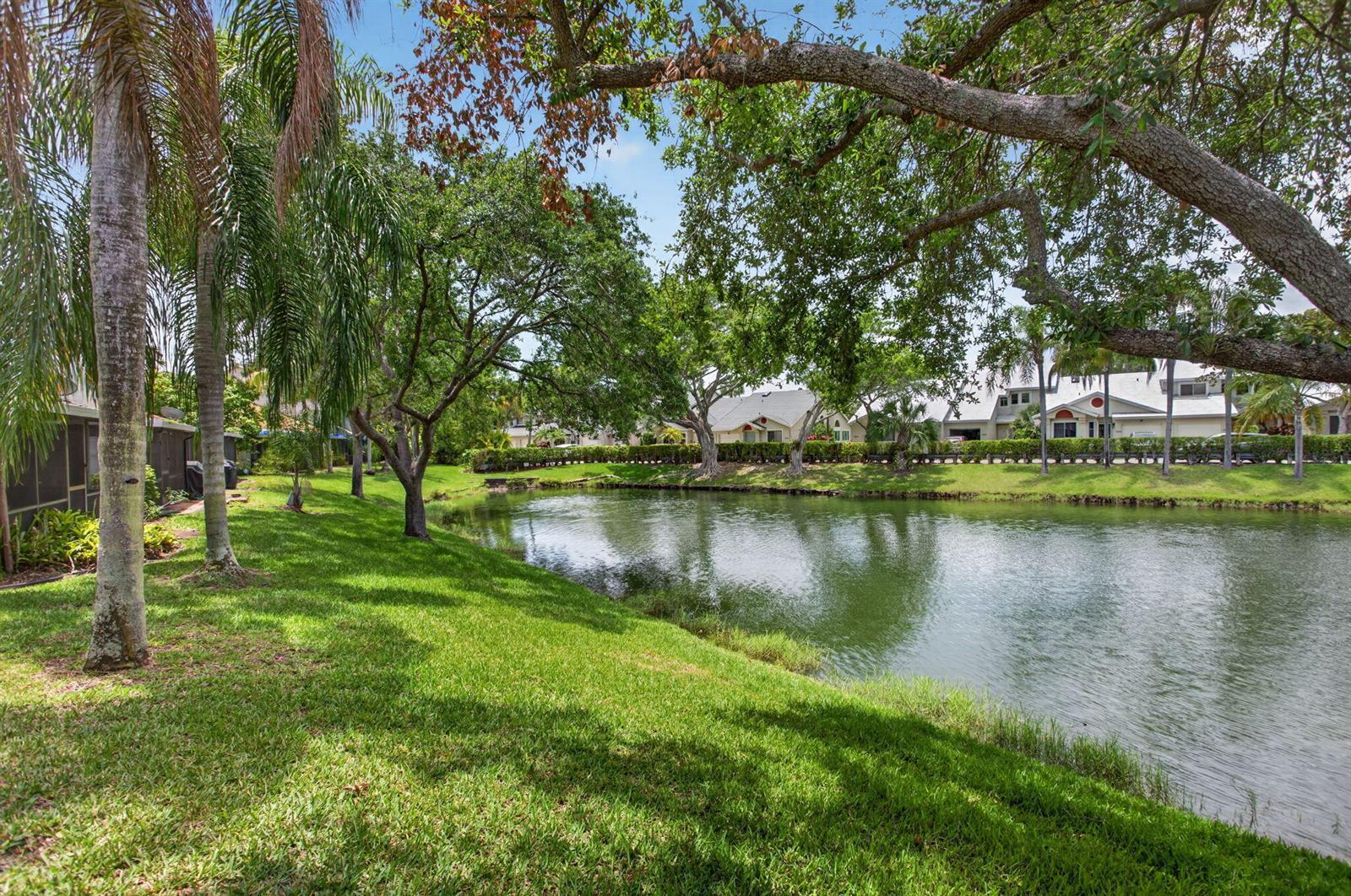 7364 Pinewalk Drive S, Margate FL 33063 photo 4