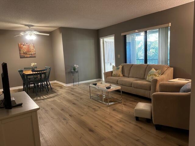 441 Pine Glen Lane # 2, FL 33463 photo 3