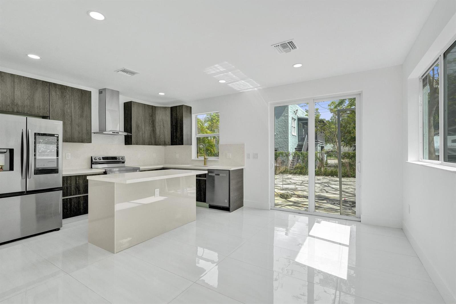 1213 W Las Olas Boulevard, Fort Lauderdale FL 33312 photo 3