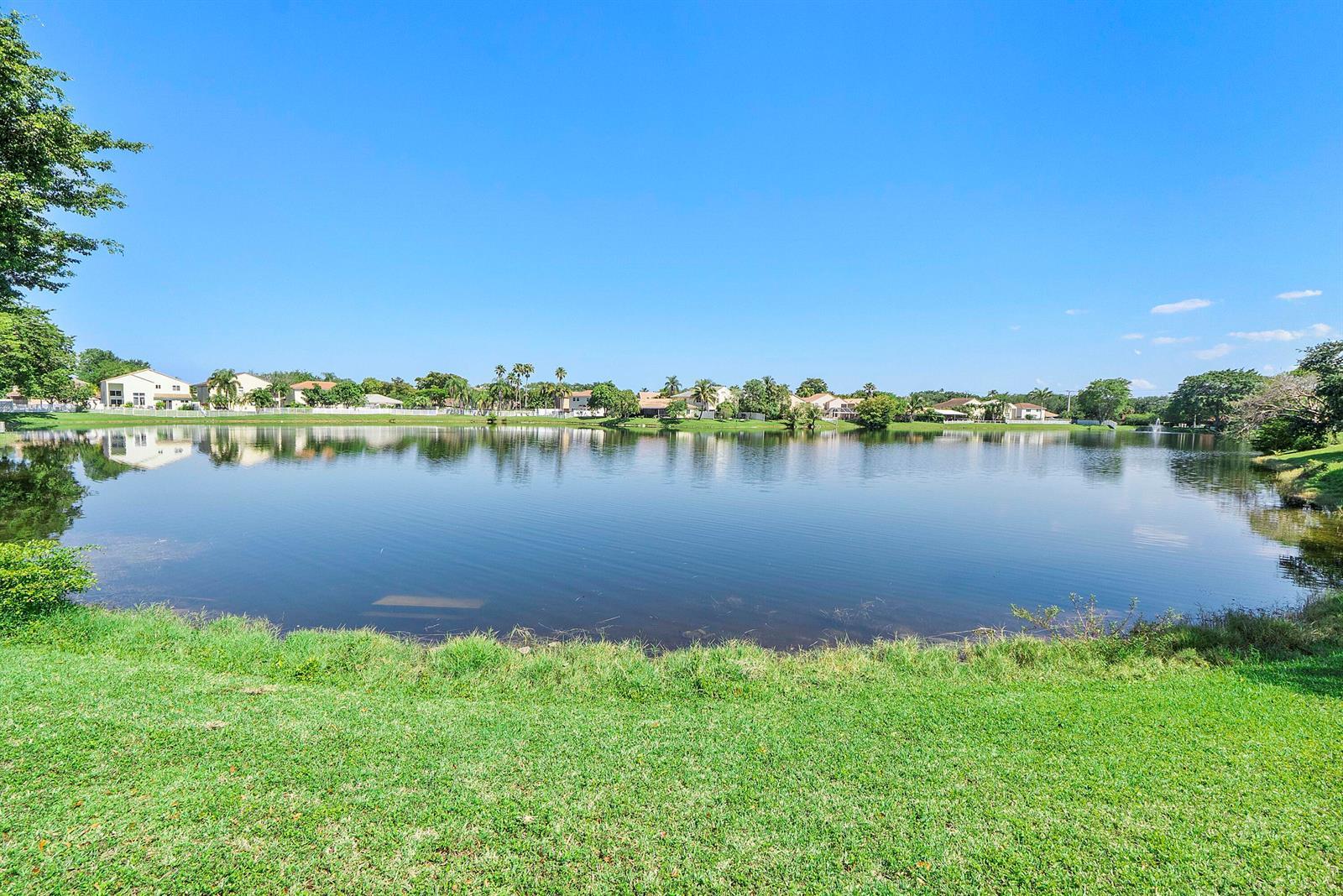 9800 NW 9th Court, Plantation FL 33324 photo 2