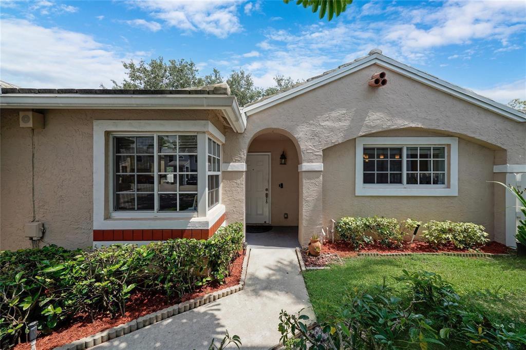 9800 NW 9th Court, Plantation FL 33324