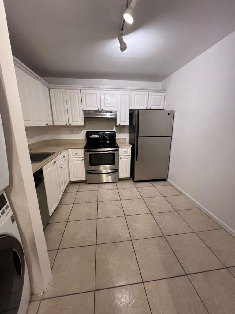 721 N Pine Island Road # 207, Plantation FL 33324 photo 2