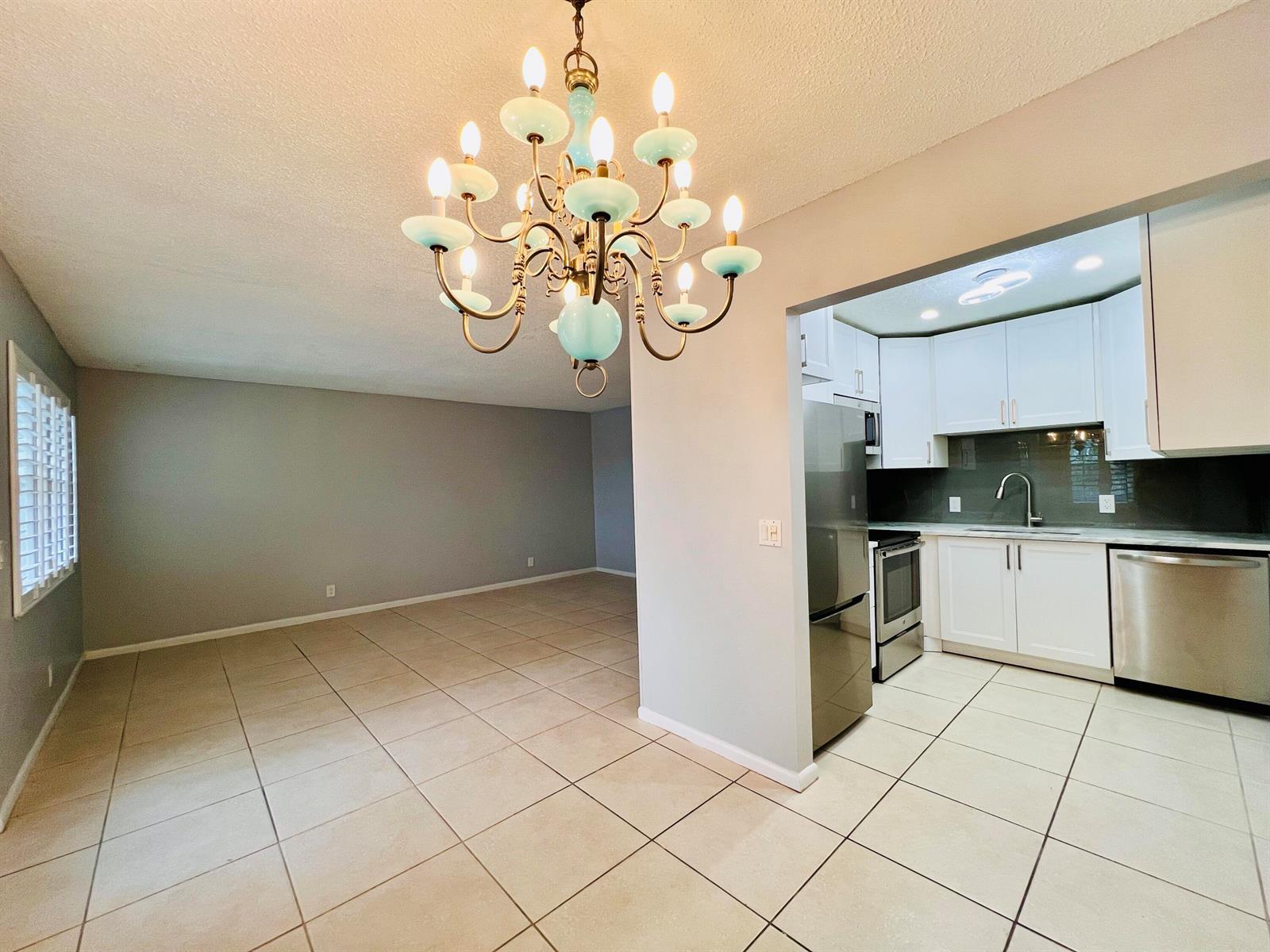 74 Berkshire C, West Palm Beach FL 33417