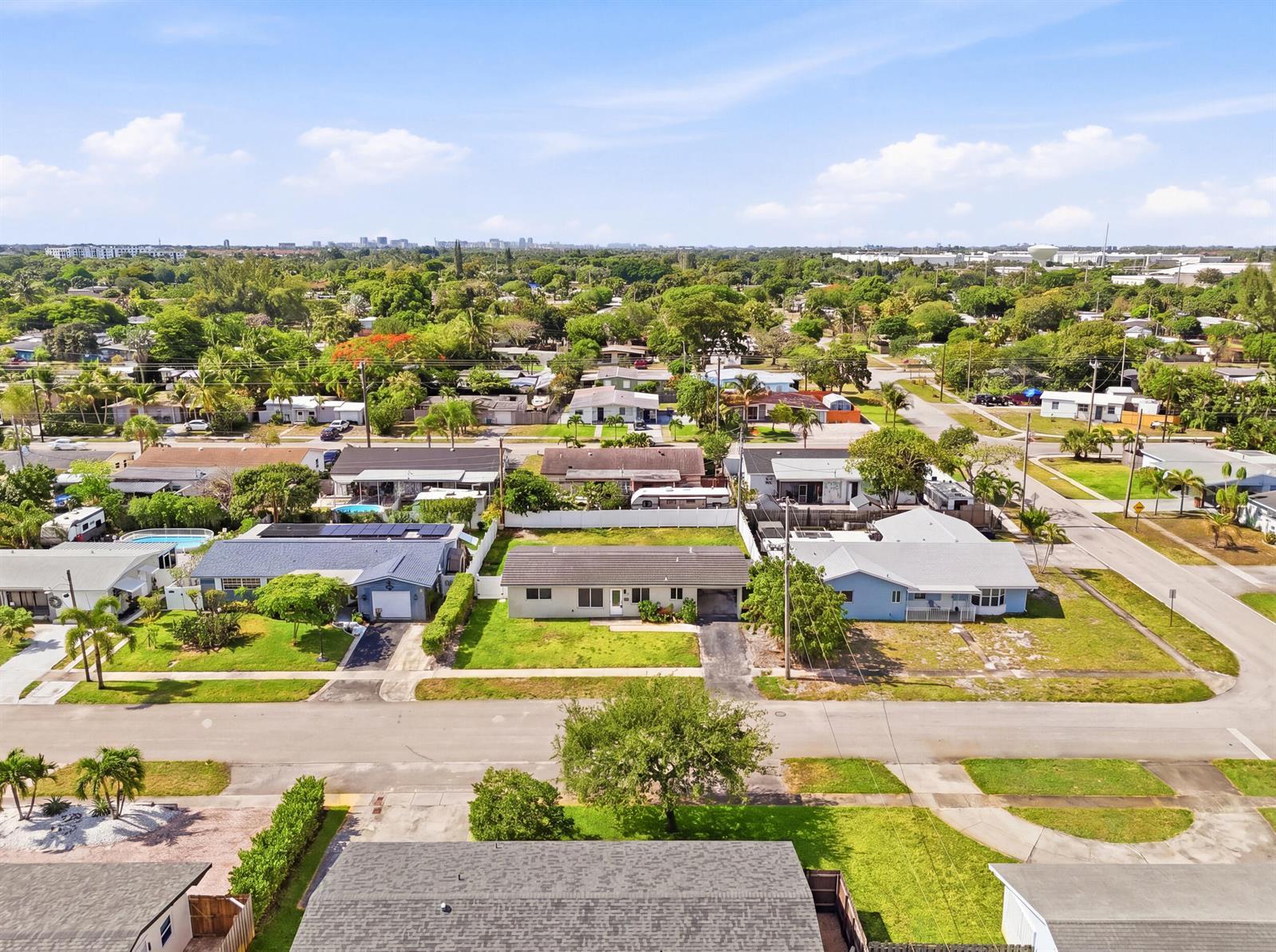 6 SE 14th Court, Deerfield Beach FL 33441 photo 2