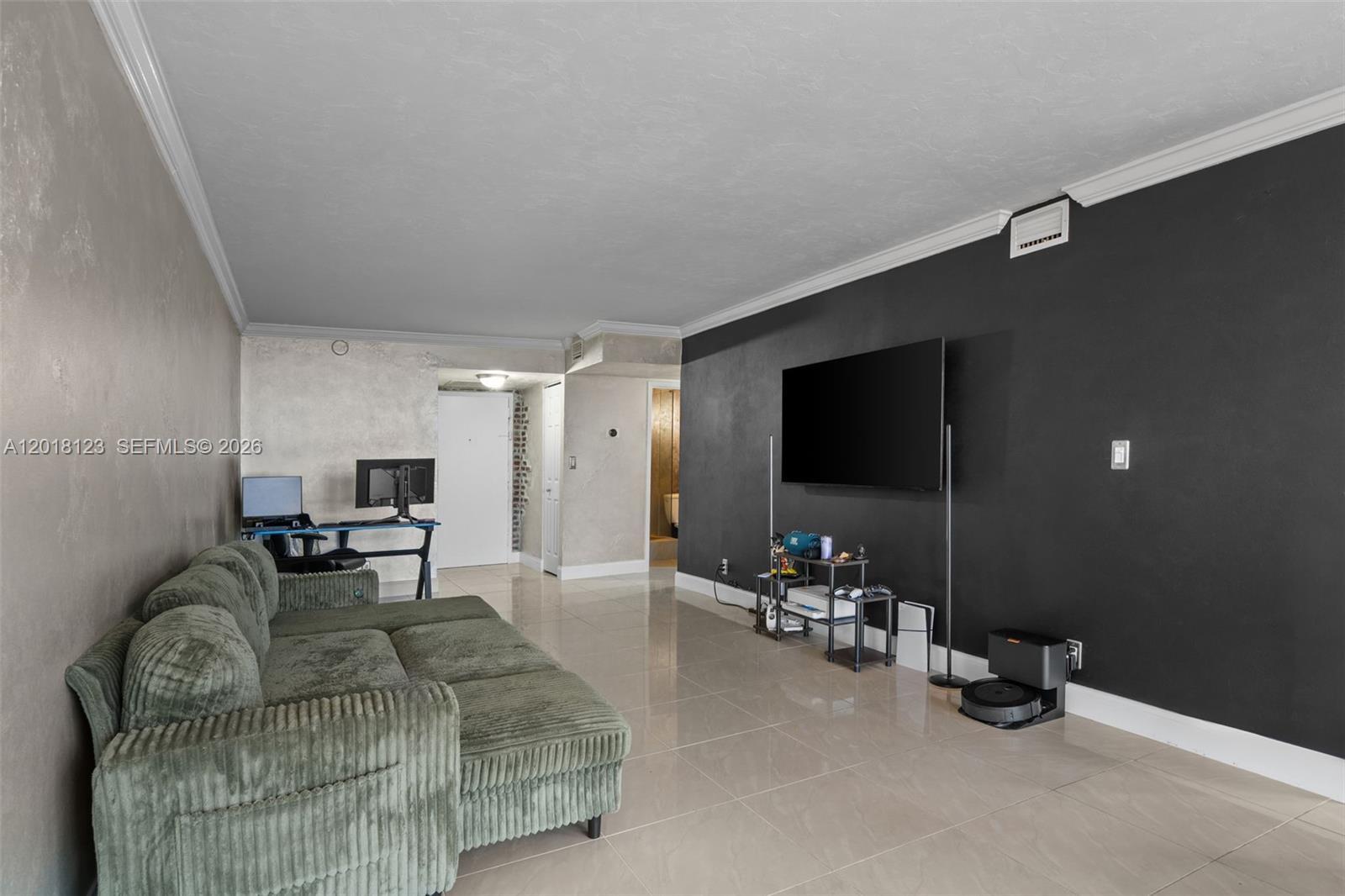 1000 Parkview Dr # 1025, Hallandale Beach FL 33009 photo 3