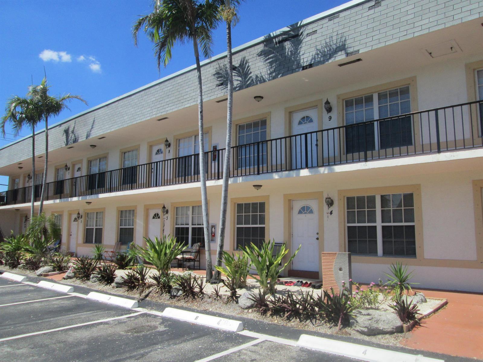 405 N Cypress Drive # 8, Jupiter FL 33469