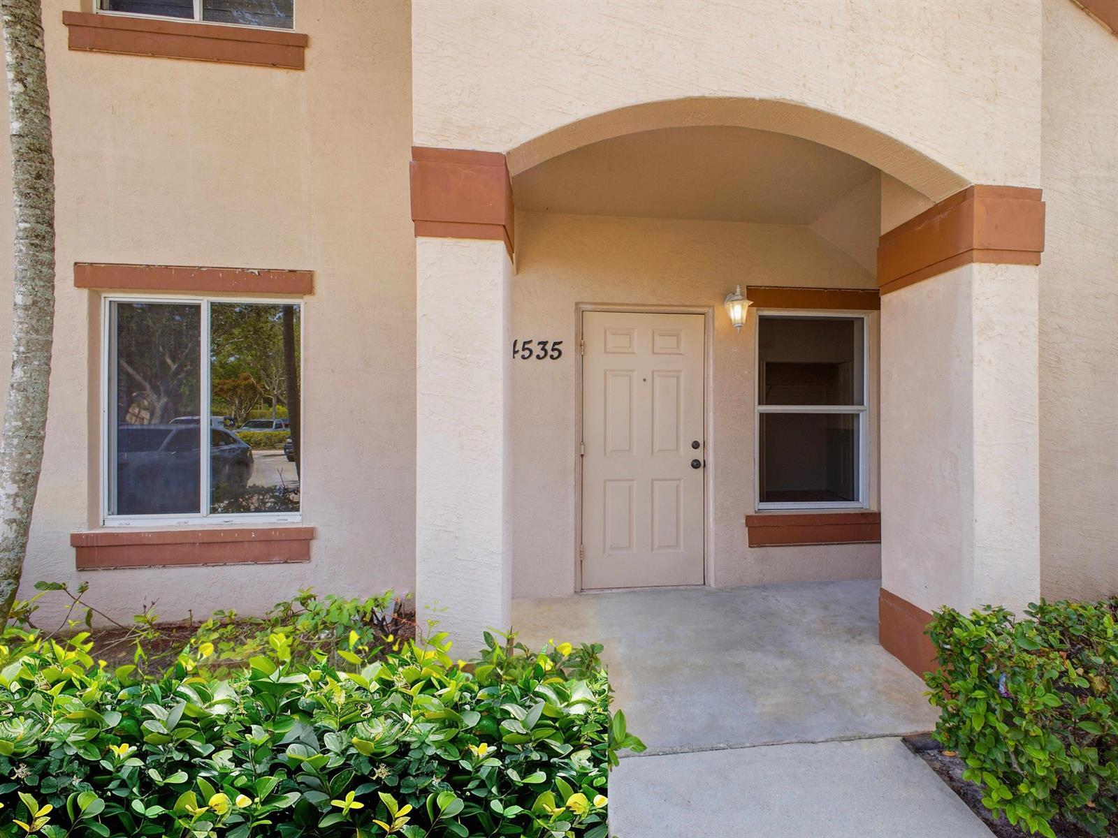 4535 Oak Terrace Drive, FL 33463 photo 3