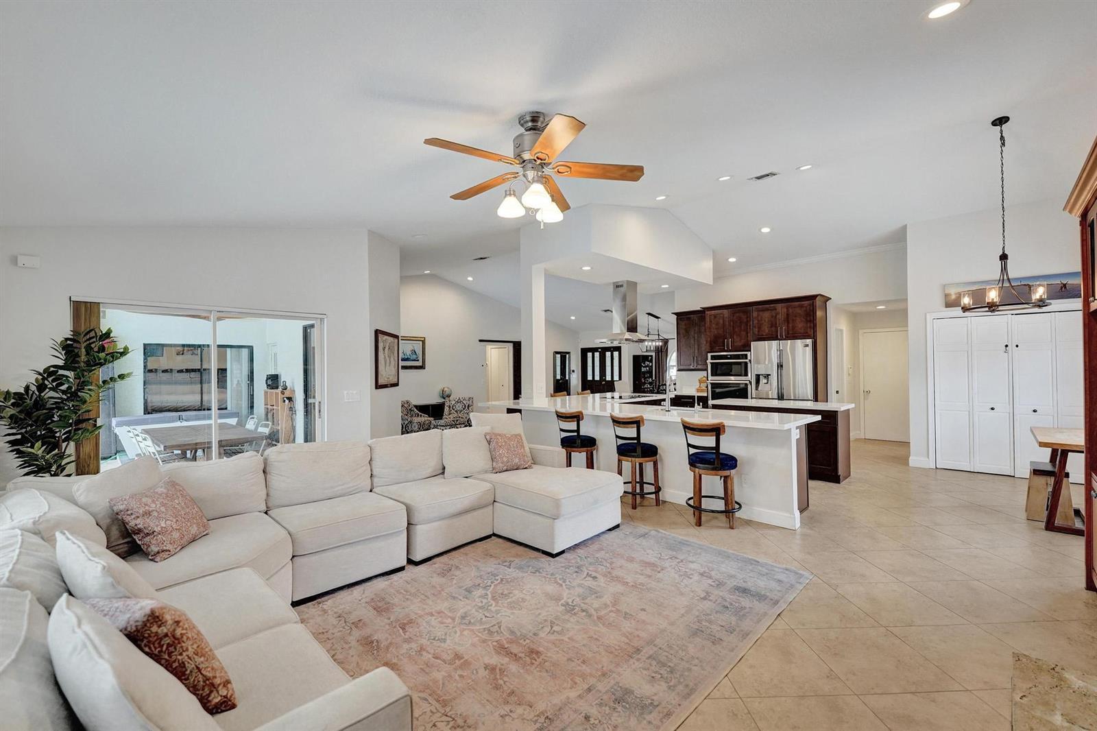 10050 NW 14th Street, Plantation FL 33322 photo 2