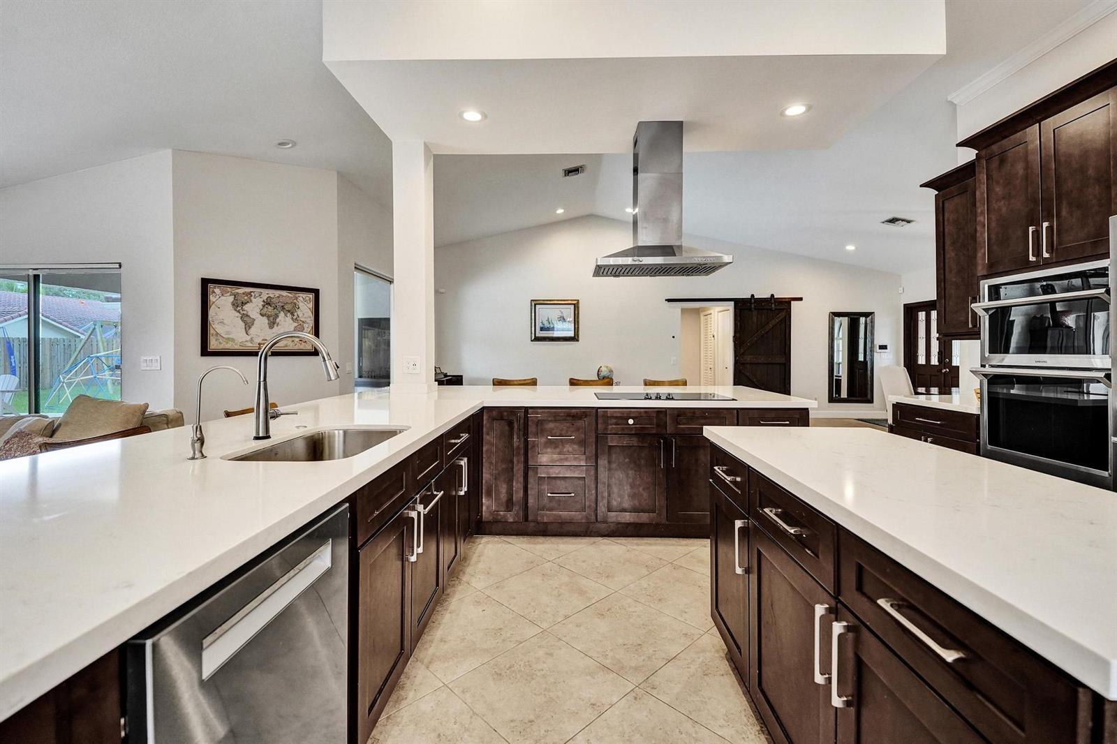 10050 NW 14th Street, Plantation FL 33322