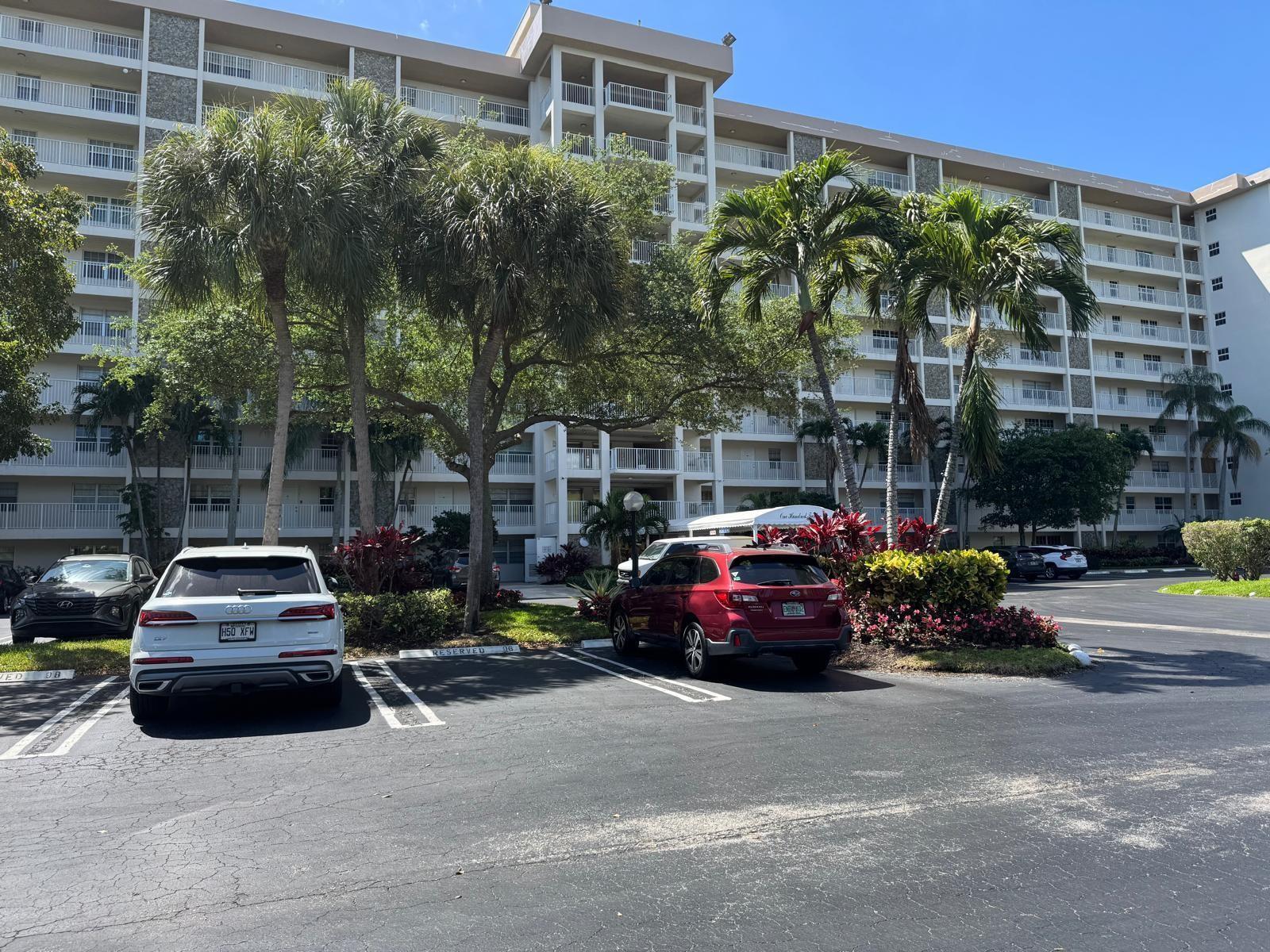 3510 Oaks Way # 605, Pompano Beach FL 33069