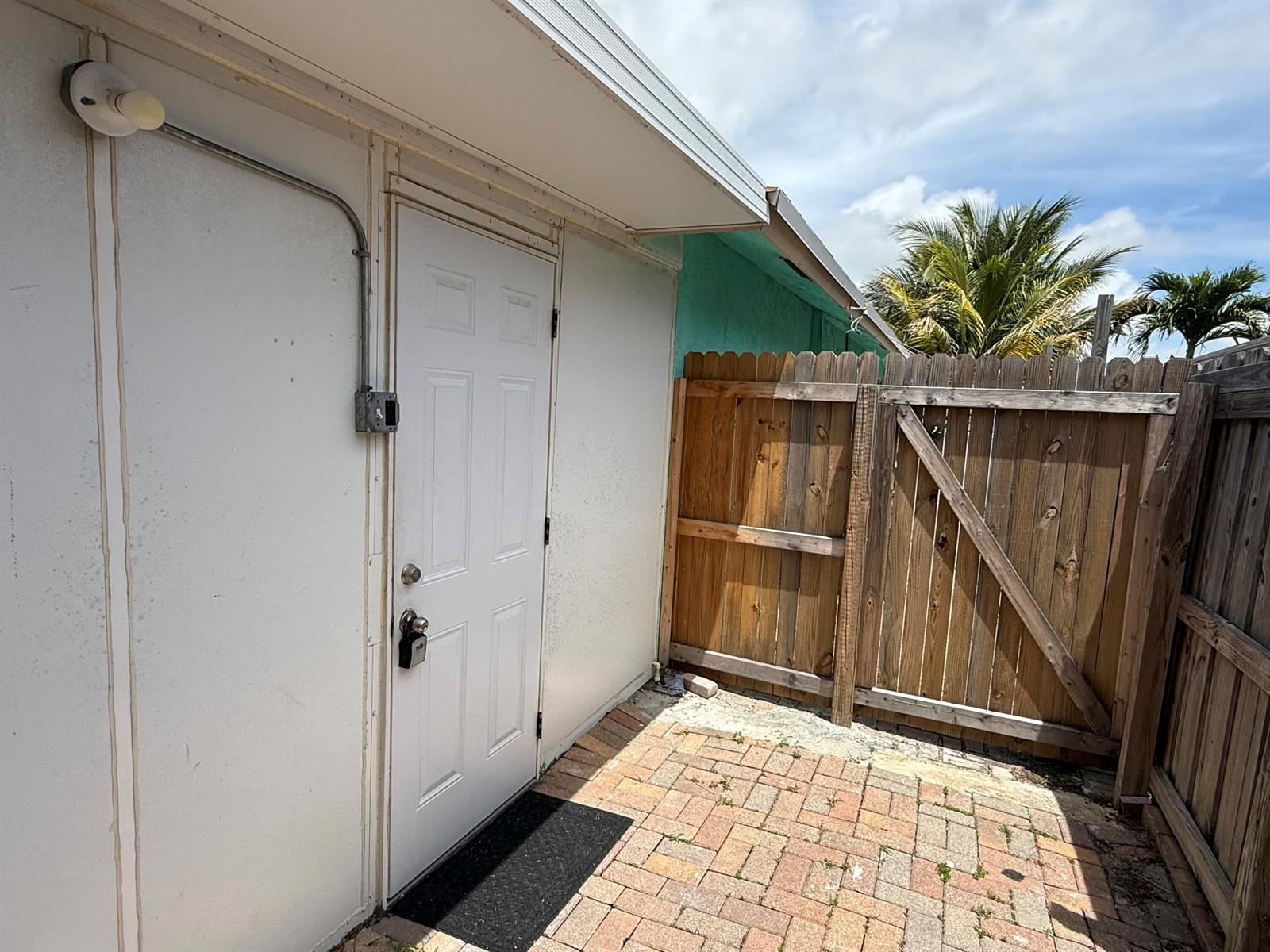 4904 Dillon Street # C, FL 33463