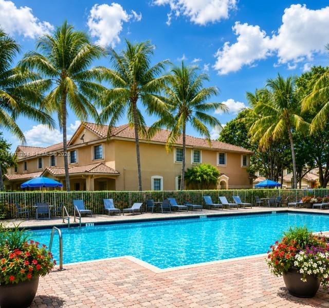 4142 Forest Dr, Weston FL 33332