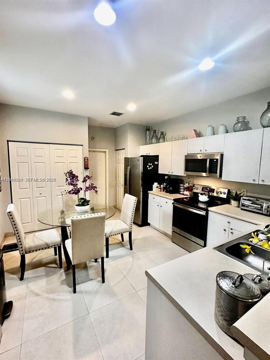 4142 Forest Dr, Weston FL 33332 photo 4