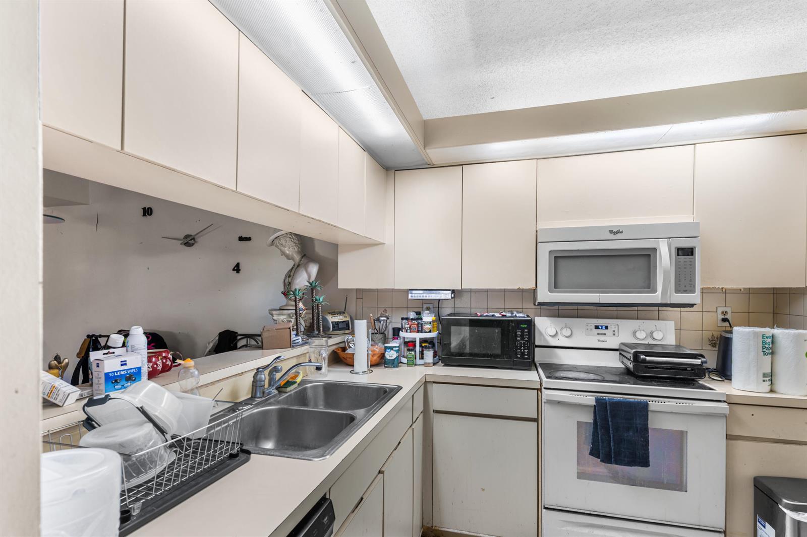 3856 Victoria Drive, West Palm Beach FL 33406 photo 4