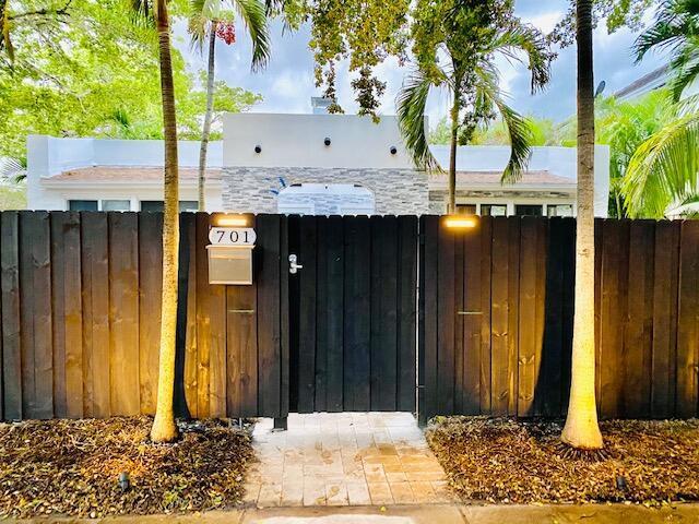 701 NE 17 Way, Fort Lauderdale FL 33304 photo 5