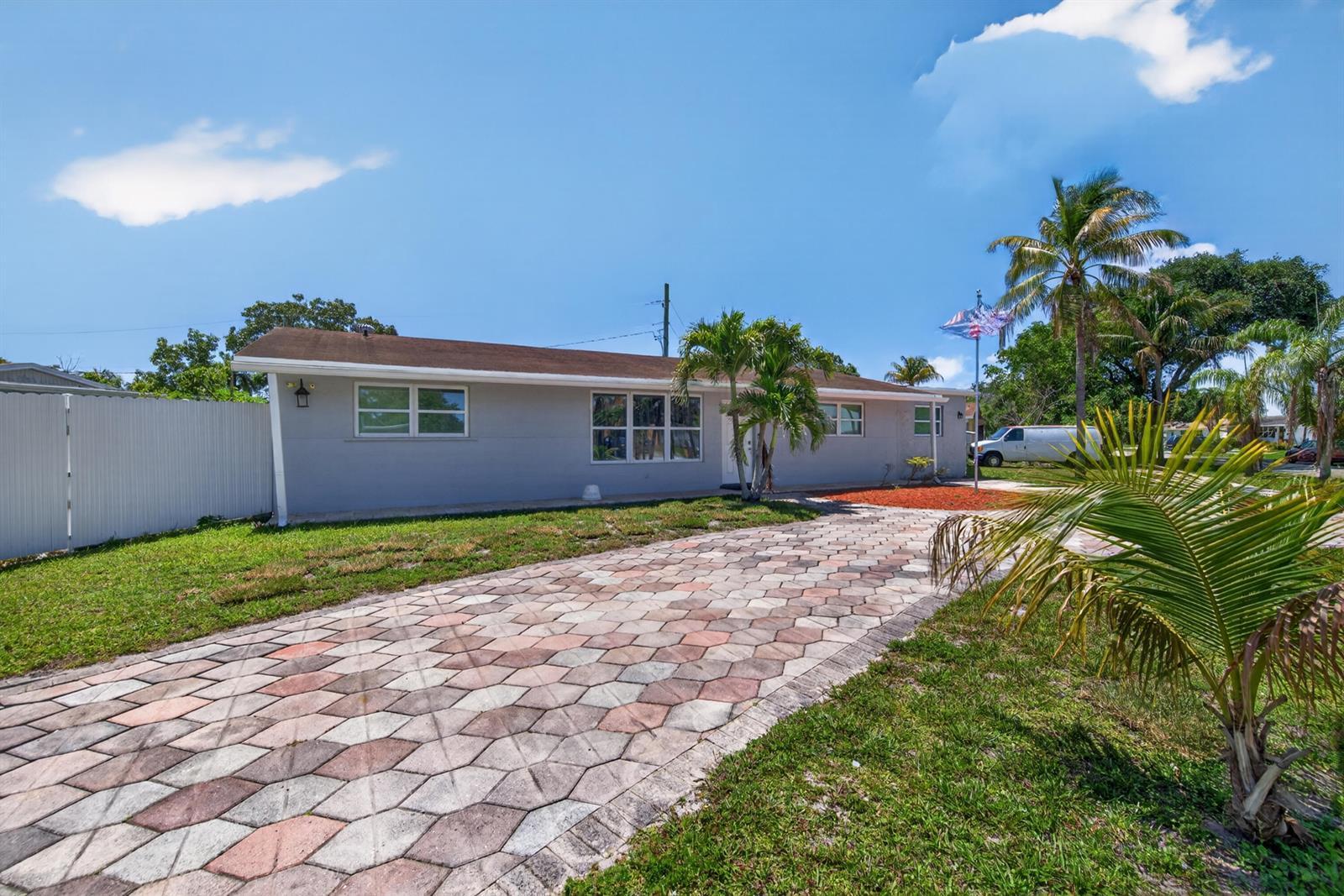 650 NW 38th Place, Deerfield Beach FL 33064