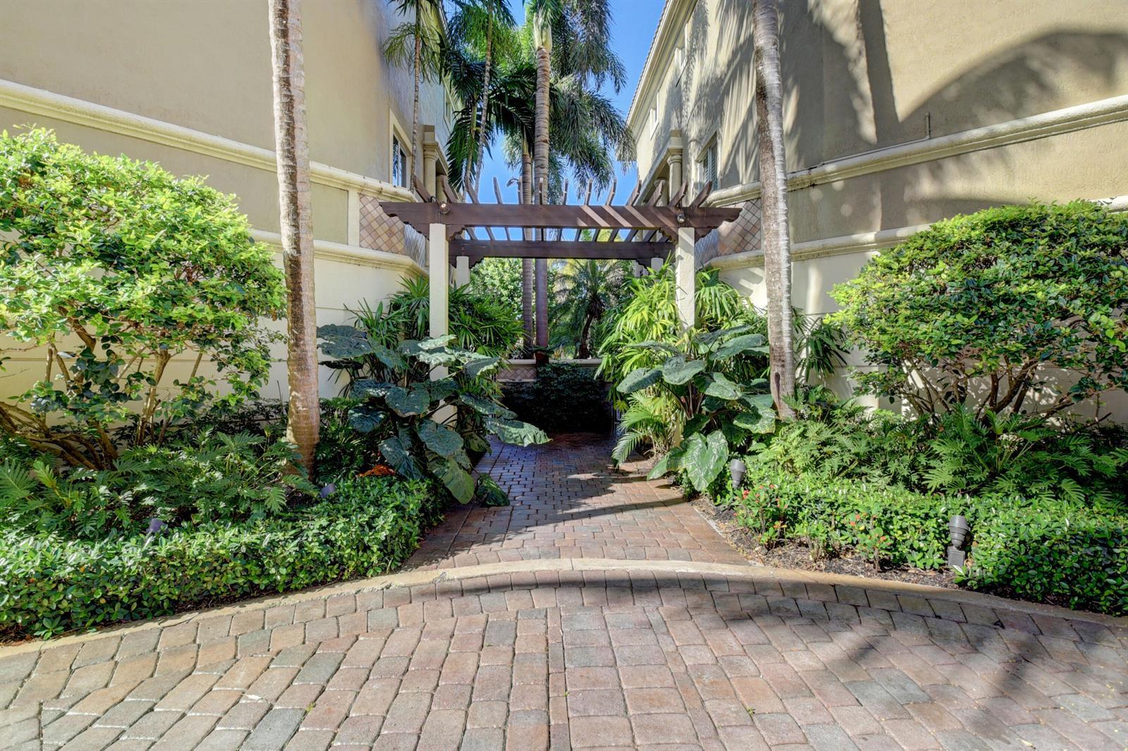 921 Osceola Drive Unit 4, Boca Raton FL 33432 photo 3