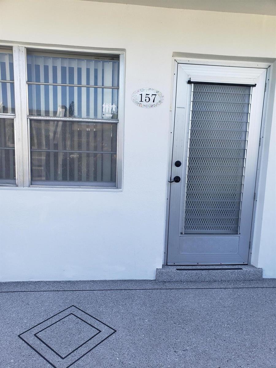 157 Andover G, West Palm Beach FL 33417 photo 2