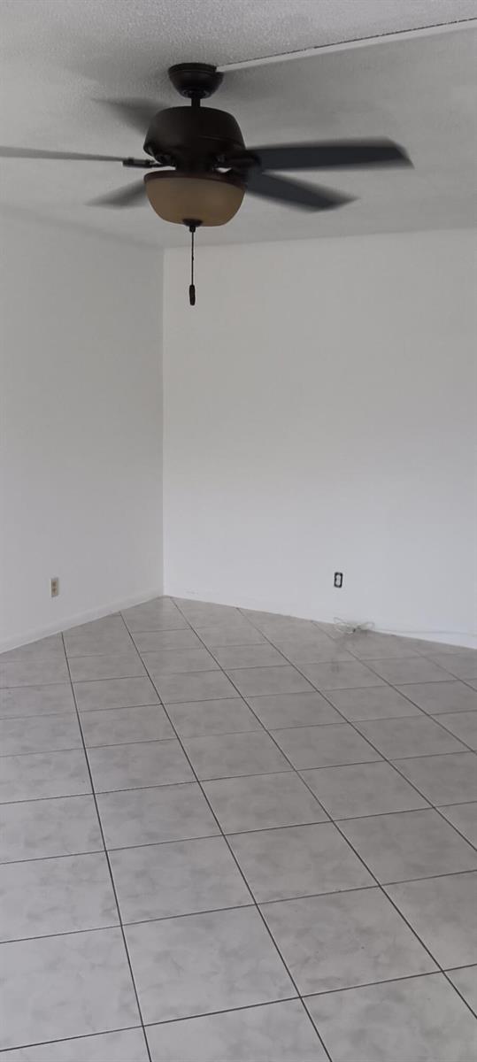 157 Andover G, West Palm Beach FL 33417 photo 3