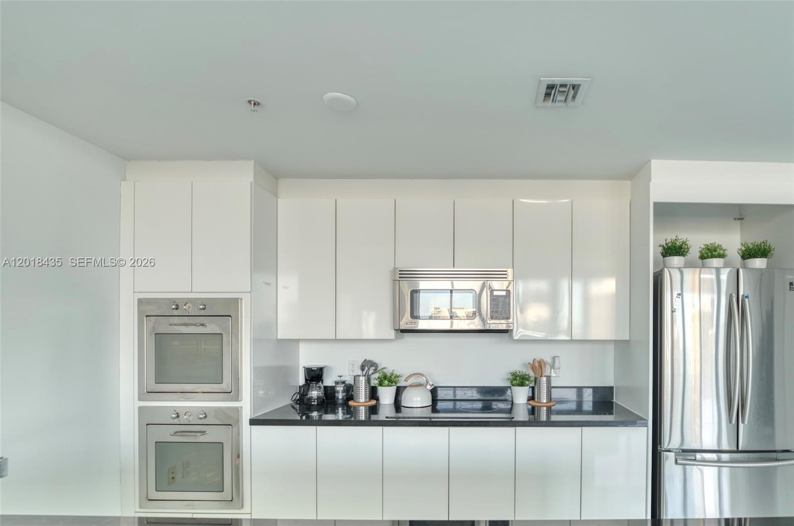 92 SW 3rd St # 5203, Miami FL 33130 photo 2