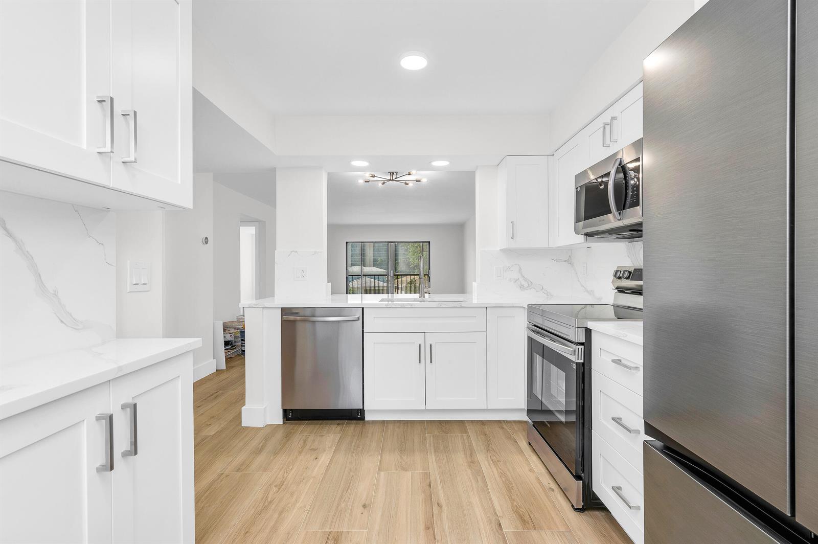 7290 Kinghurst Drive # 301, Delray Beach FL 33446