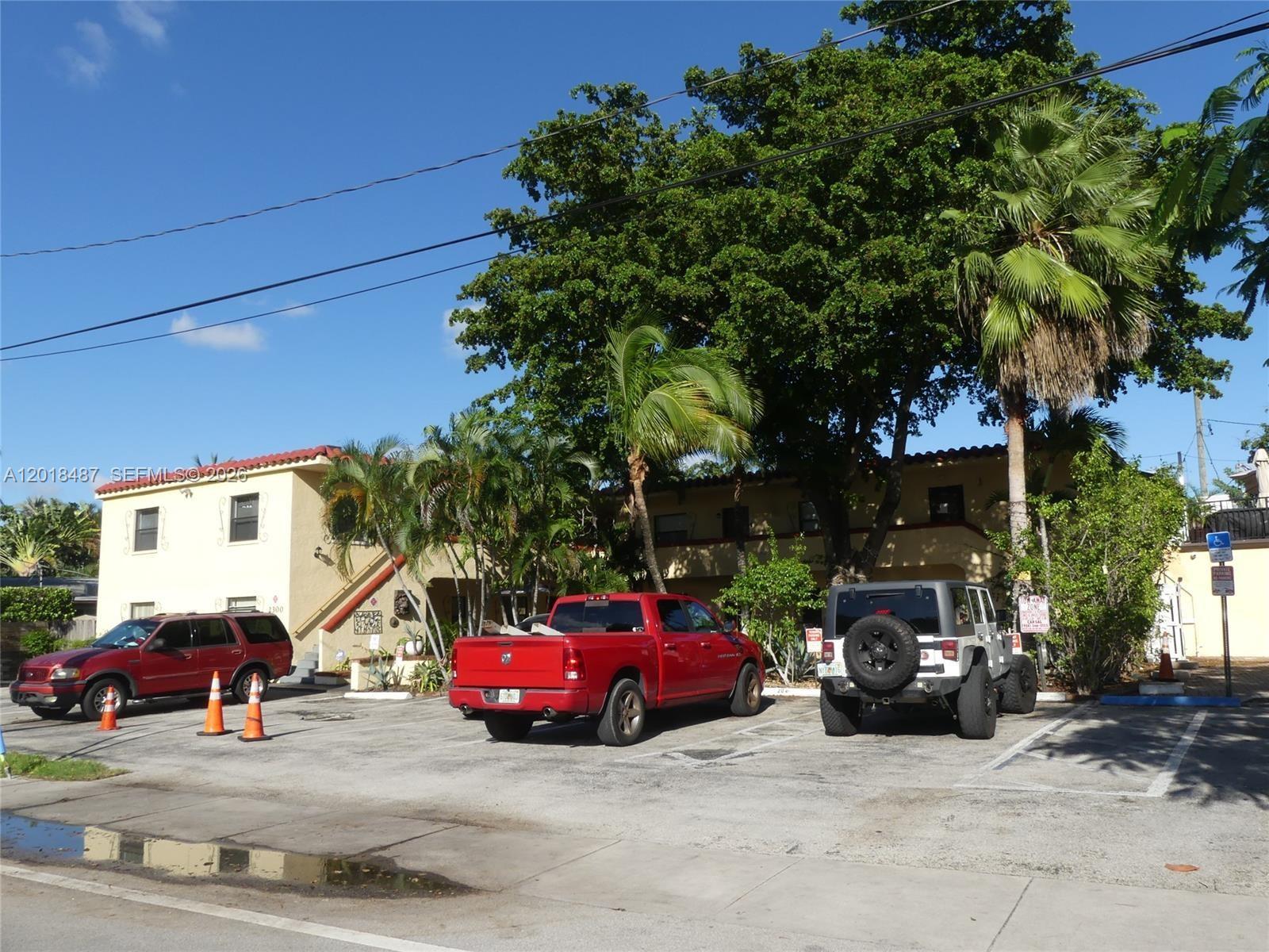 2300 NE 6th Ave, Wilton Manors FL 33305 photo 2