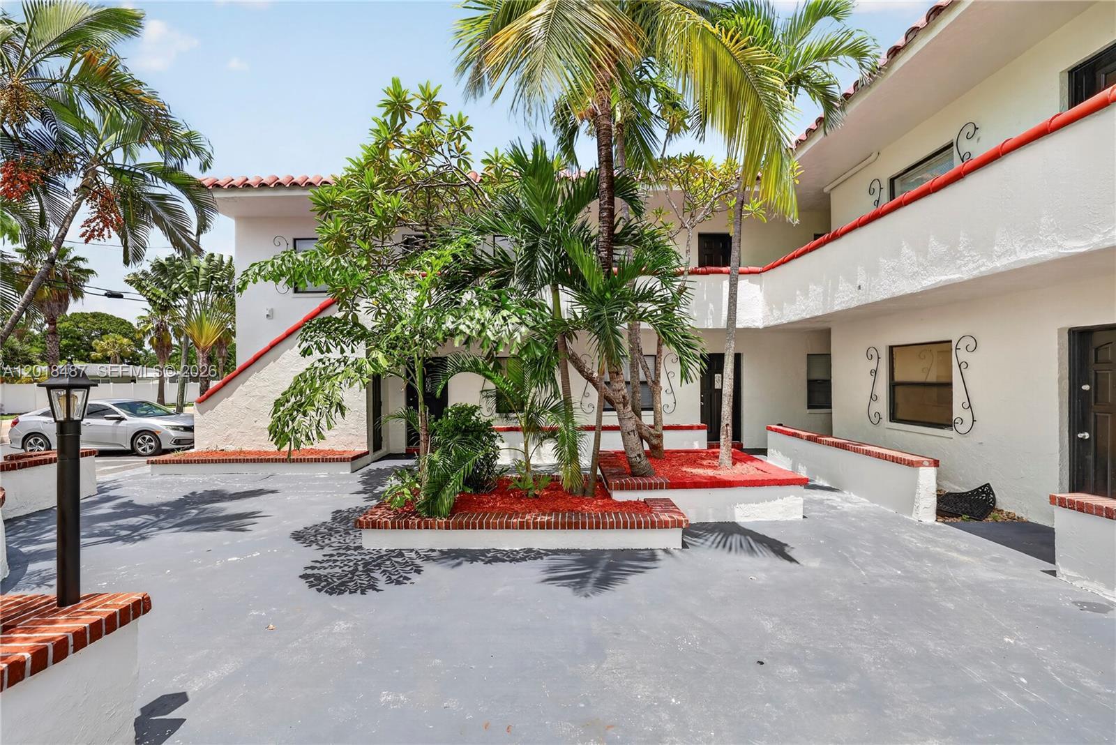 2300 NE 6th Ave, Wilton Manors FL 33305 photo 3