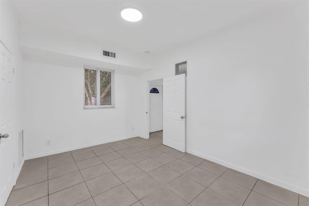 1340 NE 1st Avenue, Fort Lauderdale FL 33304 photo 2