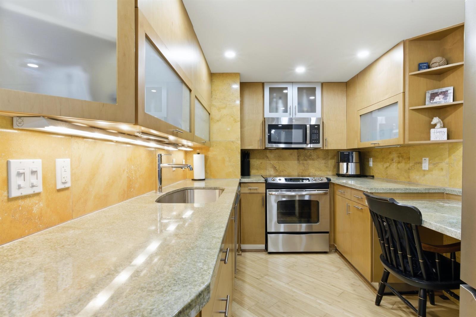 5600 N Flagler Drive Unit 910, West Palm Beach FL 33407 photo 4