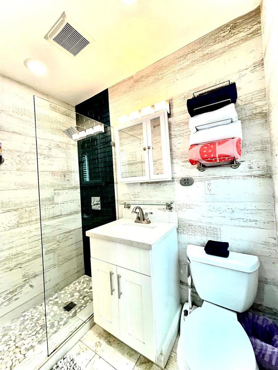 626 NE 17th Way, Fort Lauderdale FL 33304 photo 4