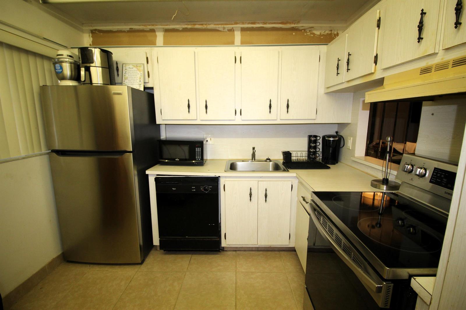 3090 Holiday Springs Boulevard # 106, Margate FL 33063 photo 2
