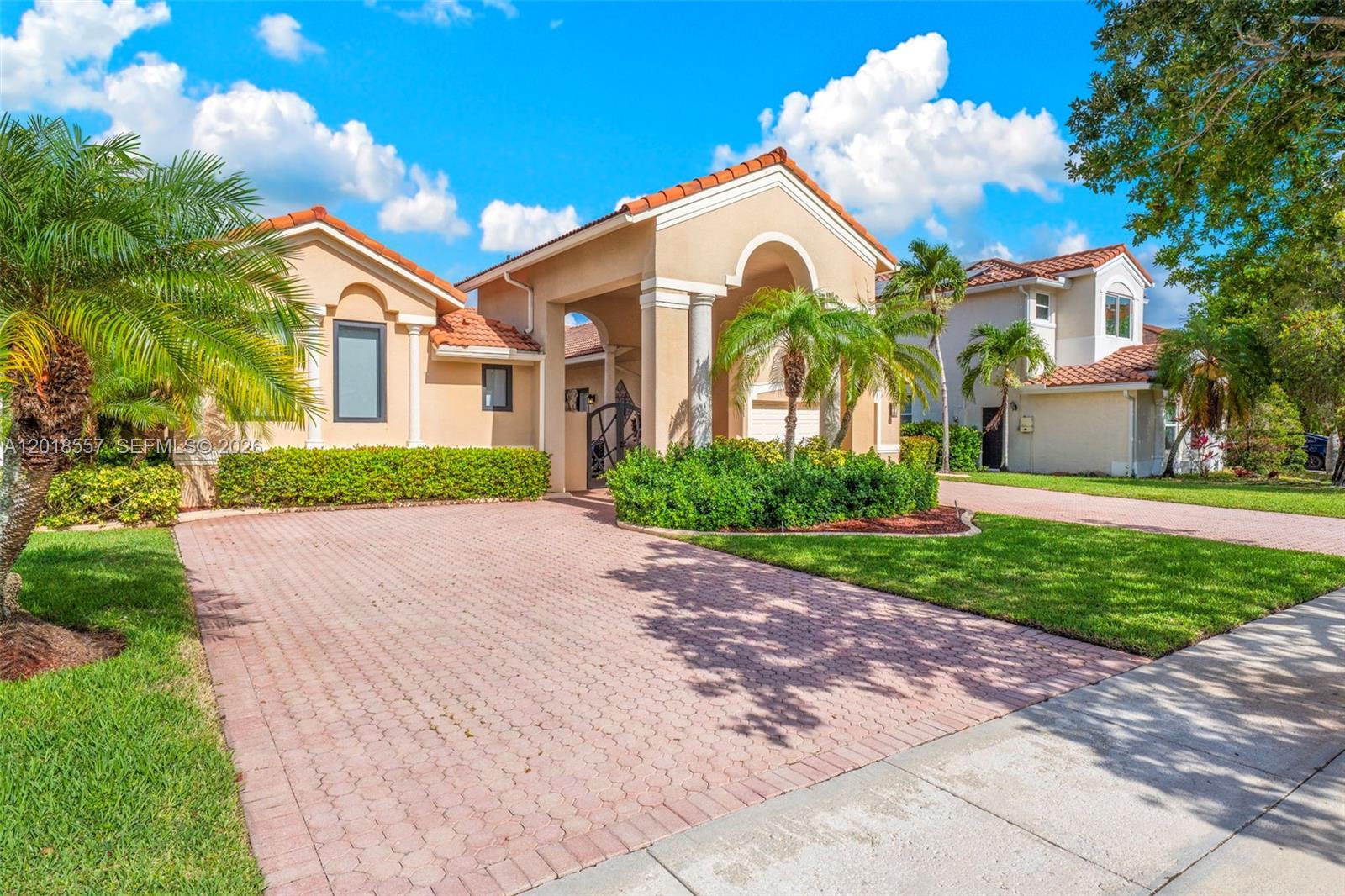 1170 NW 166th Ave, Pembroke Pines FL 33028 photo 2