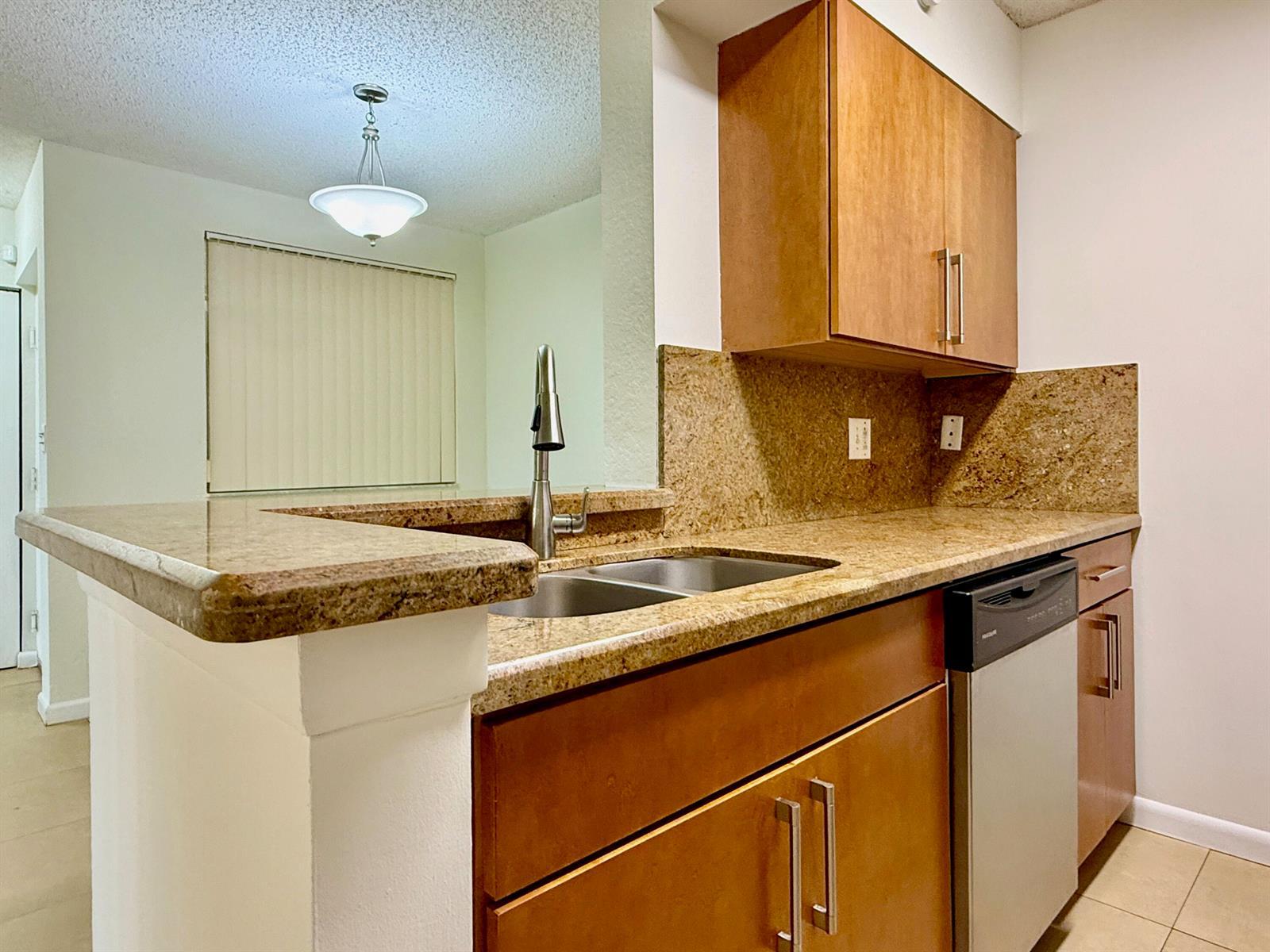 2841 N Oakland Forest Drive # 107, Oakland Park FL 33309 photo 4