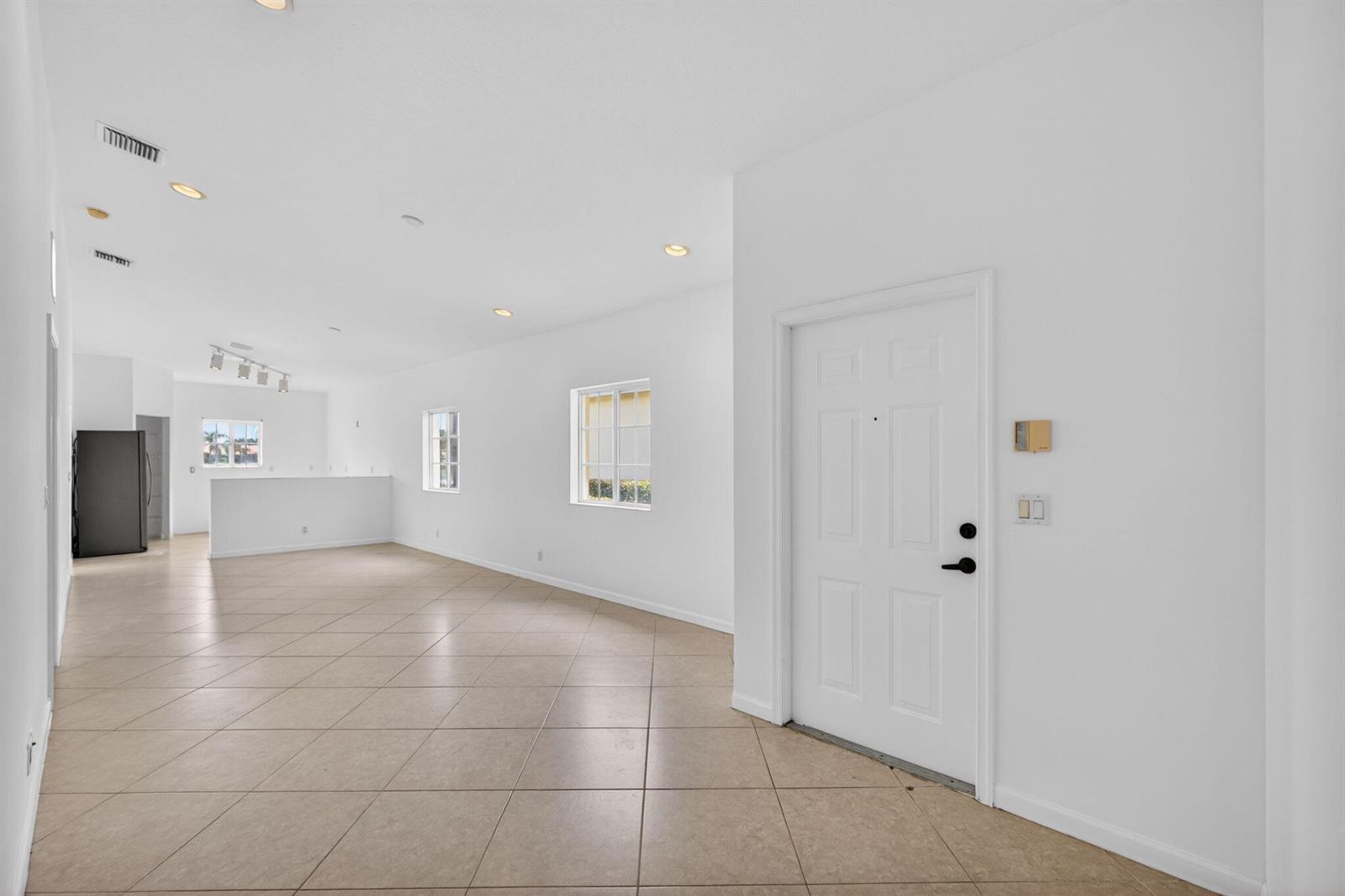 2344 Windjammer Way, West Palm Beach FL 33411 photo 4