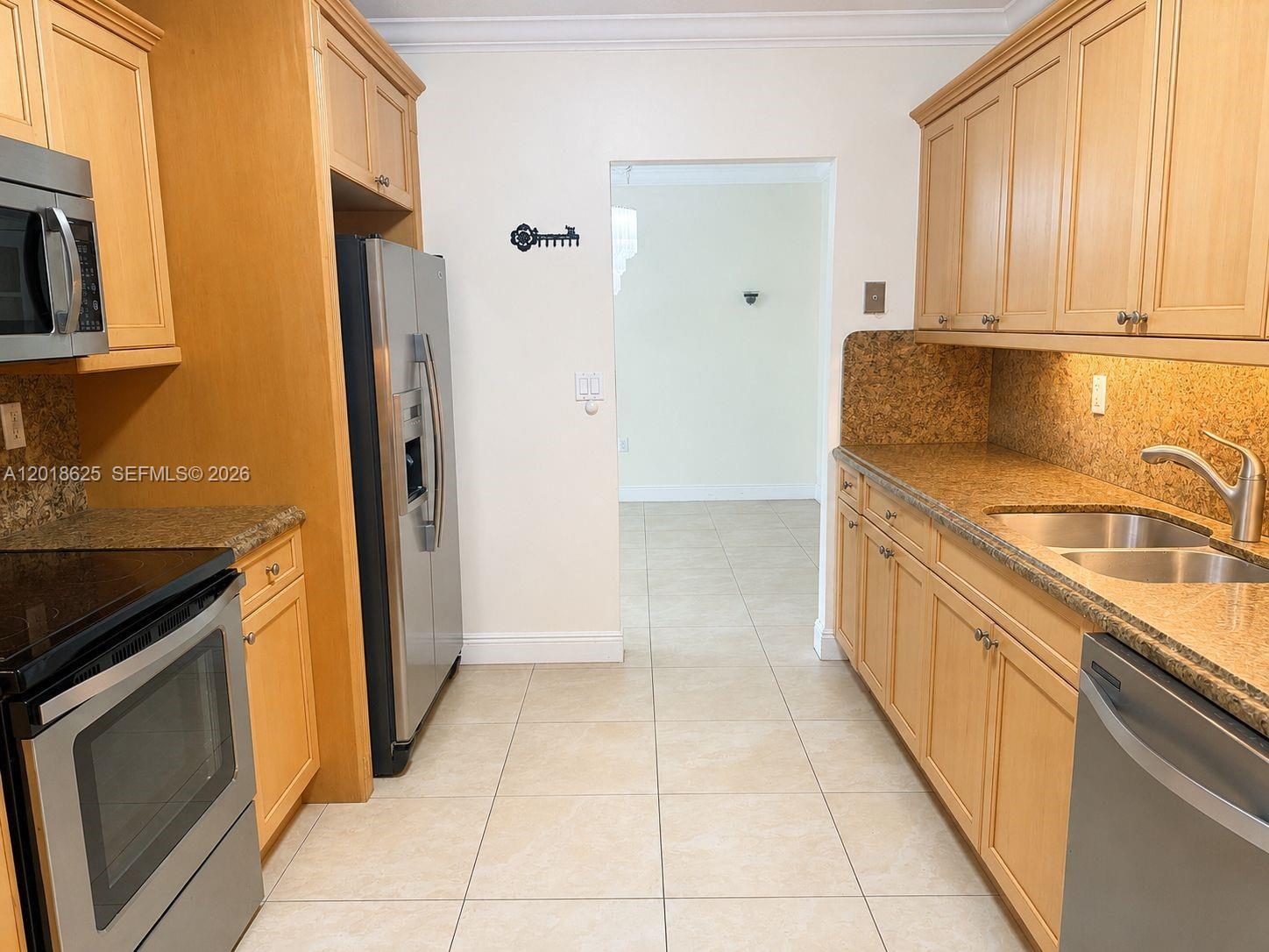 765 W 70th Pl # 765, Hialeah FL 33014 photo 2