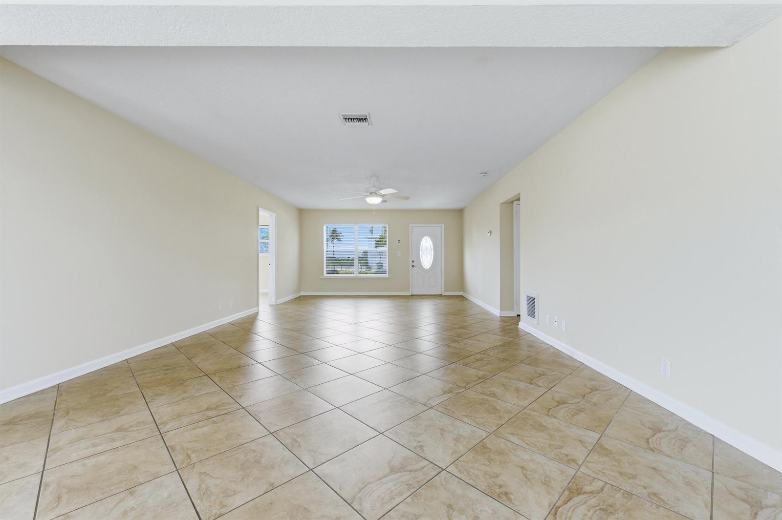 1452 Crest Drive, Lake Worth FL 33461 photo 5