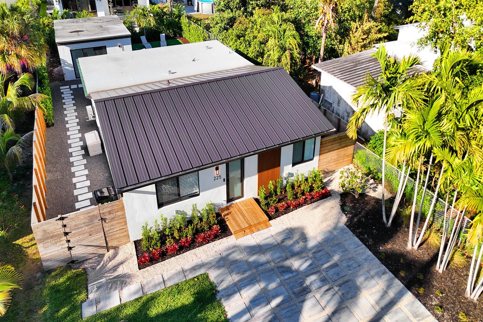 225 NE 10th Street, Delray Beach FL 33444 photo 2